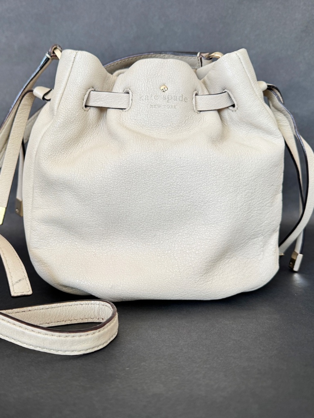 Ivory KATE Spade New York CROSSBODY BUCKET BAG KACEY LANE SMALL POPPY